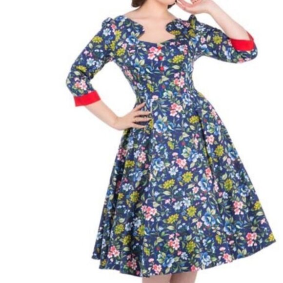Hearts & Roses London Dresses & Skirts - Hearts and Roses Retro Floral Flare Dress NWT 14